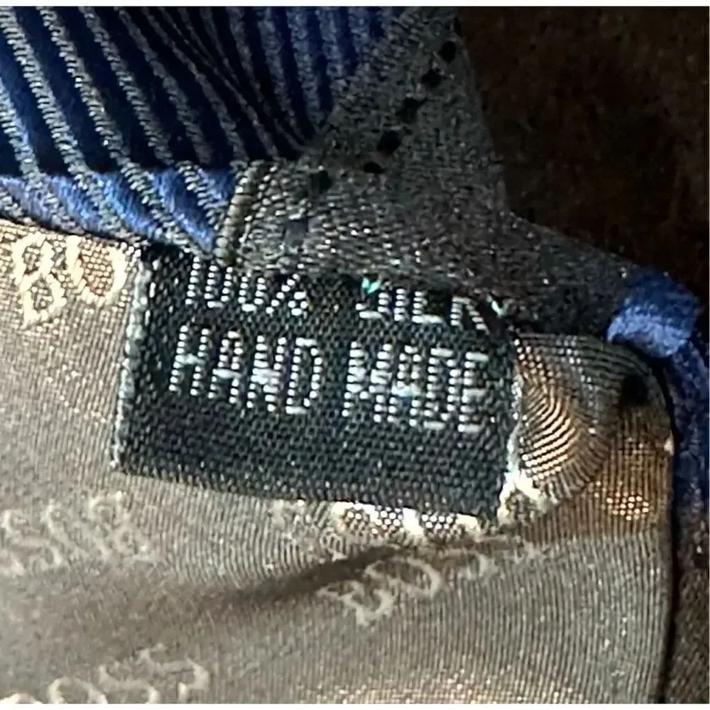 Hugo Boss 100% silk blue tie